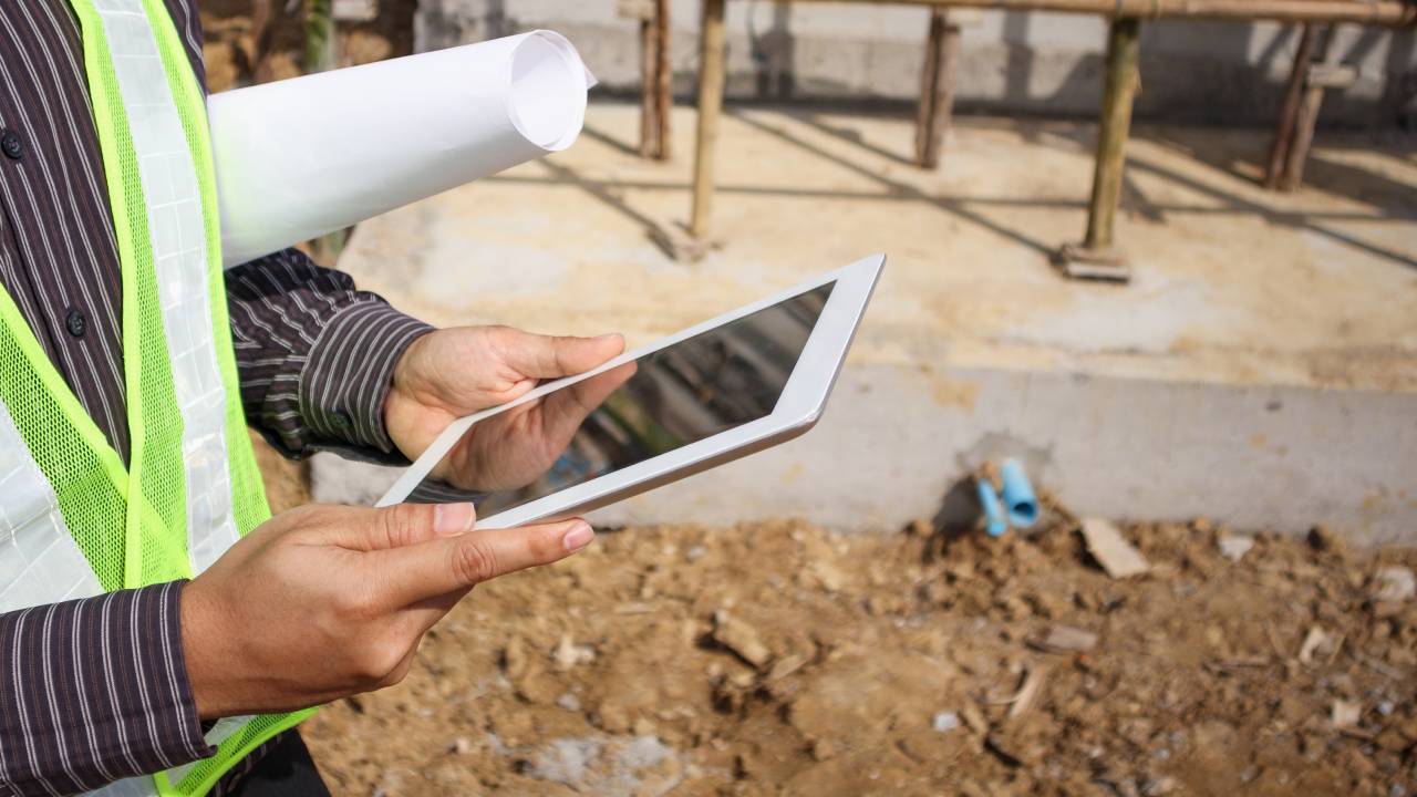 Dicas para reduzir custos em obras públicas com tecnologia - CEF.Projetos